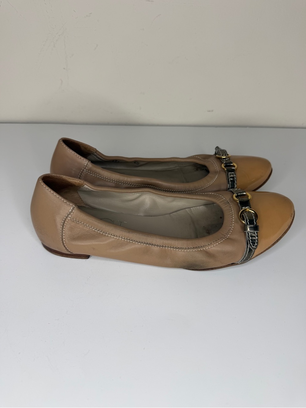 AGL Flats Shoes Slip On Women Size 40 US 9 Beige Leather Cap Toe Made In Italy
